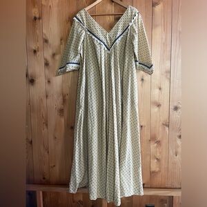 Vintage Hawaiian Bete Muumuu